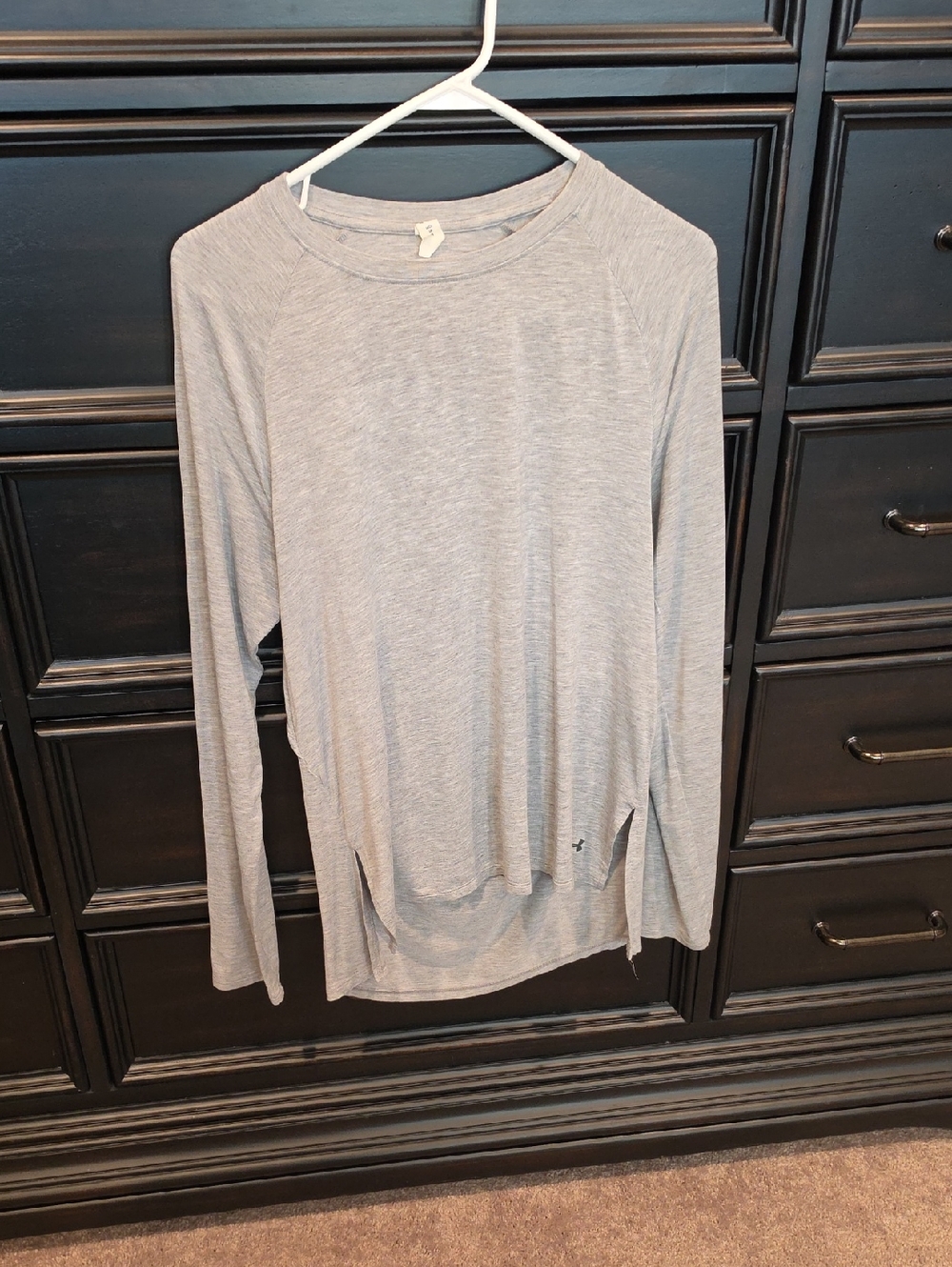 Under Armour Long Sleeve Women's Tee - Size M